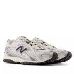 New Balance 204L Silver Metallic Black - Image 3