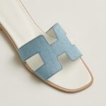 Hermès Oran sandal 'bleu clair' - Image 4